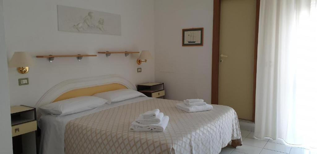 Hotel Continental Cattolica Zewnętrze zdjęcie