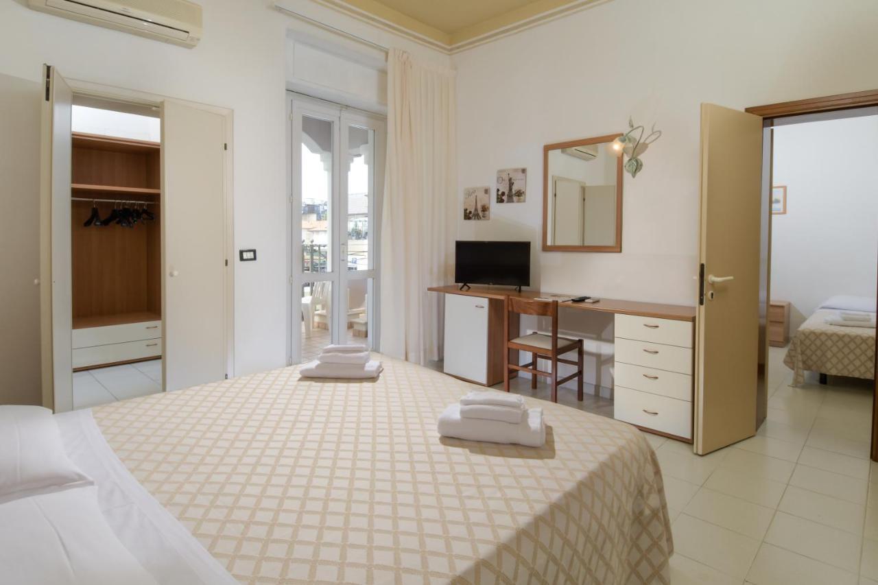 Hotel Continental Cattolica Zewnętrze zdjęcie