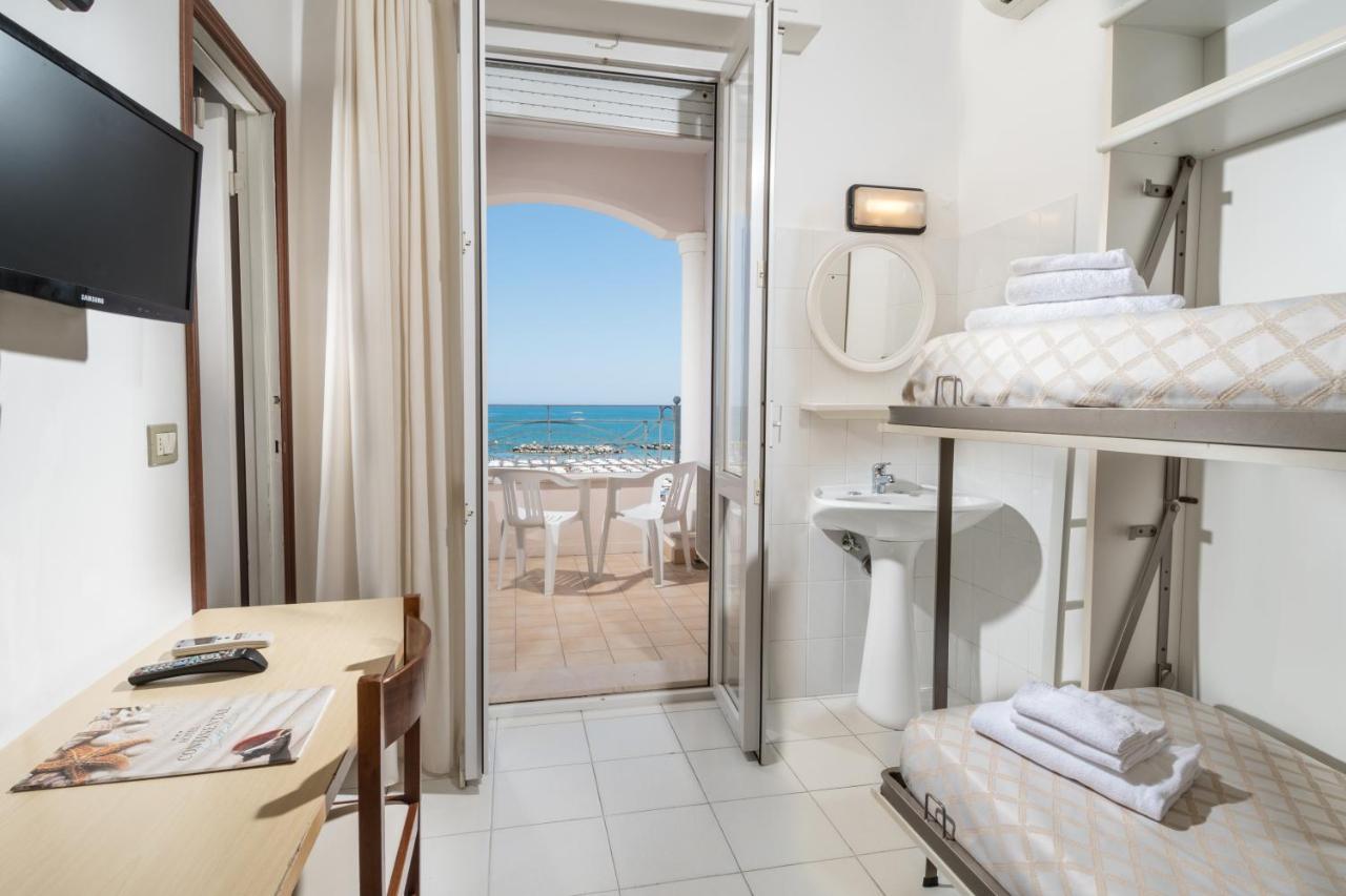 Hotel Continental Cattolica Zewnętrze zdjęcie