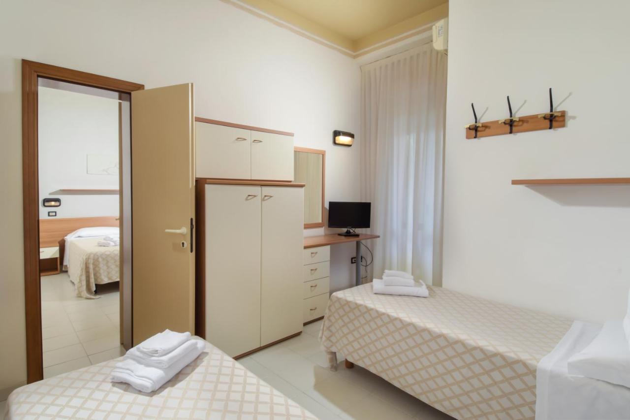 Hotel Continental Cattolica Zewnętrze zdjęcie