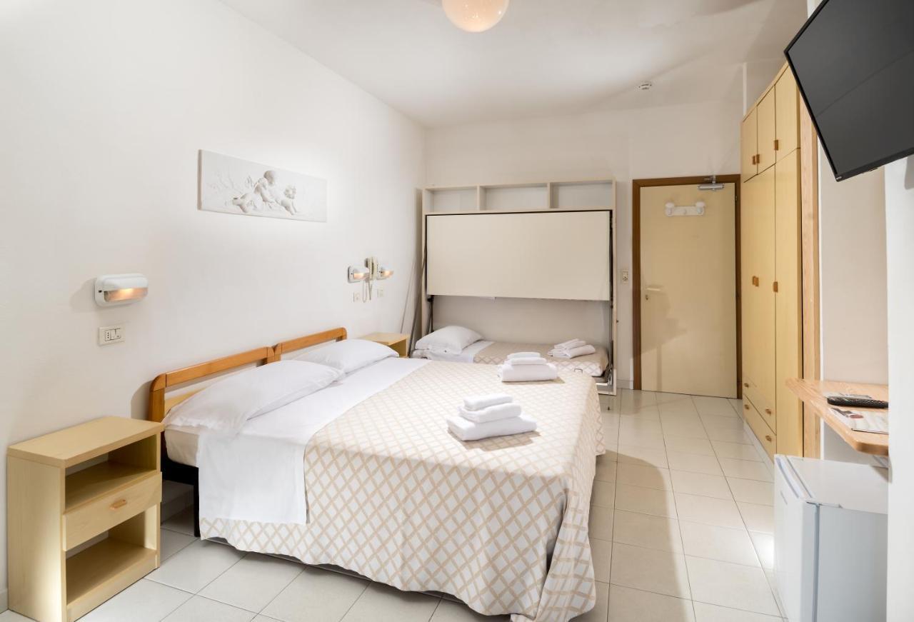 Hotel Continental Cattolica Zewnętrze zdjęcie