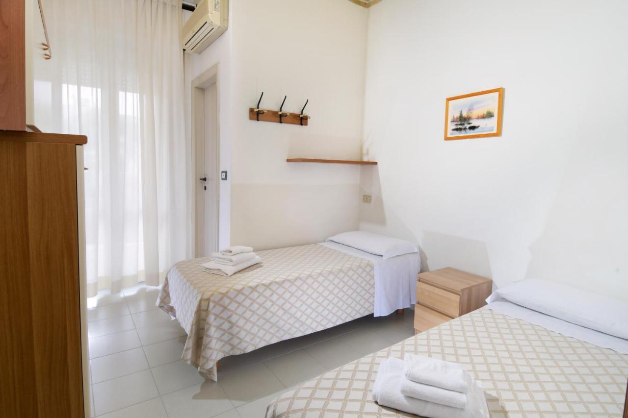 Hotel Continental Cattolica Zewnętrze zdjęcie