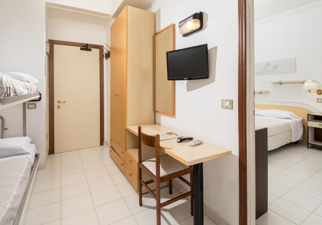 Hotel Continental Cattolica Zewnętrze zdjęcie