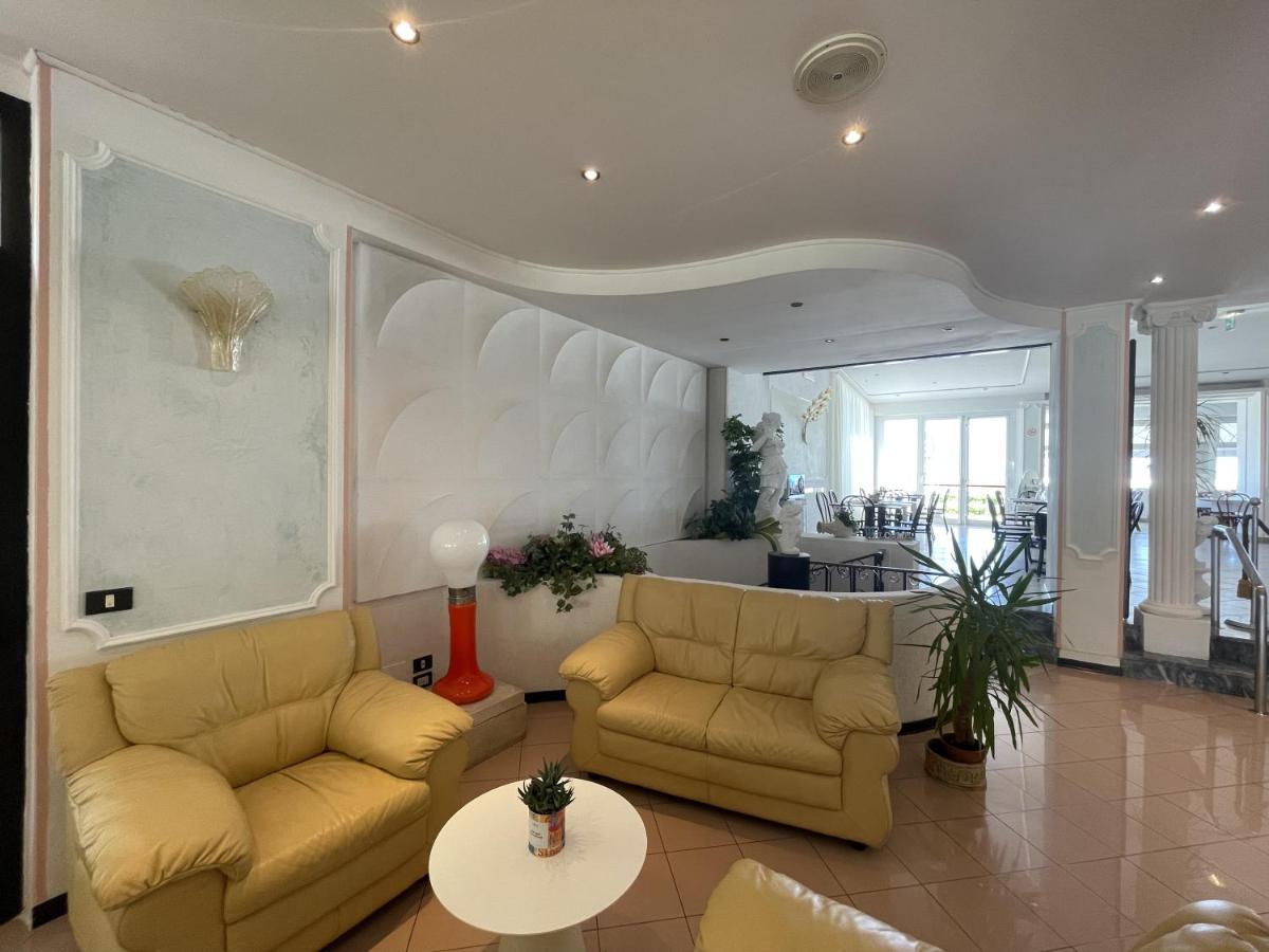 Hotel Continental Cattolica Zewnętrze zdjęcie