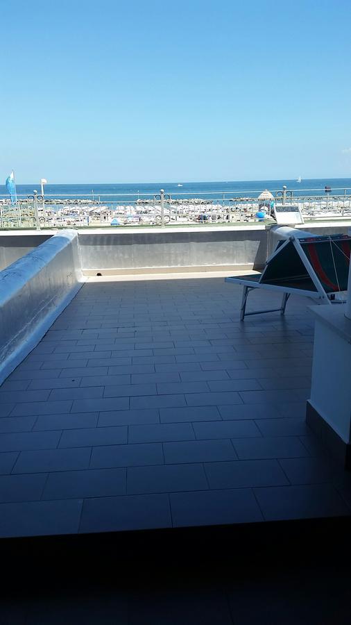 Hotel Continental Cattolica Zewnętrze zdjęcie